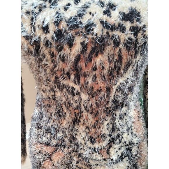 Arden B Women's Multi Abstract Lion Fuzzy Round Neck Long Sleeve Sweater Large - Picture 6 of 11